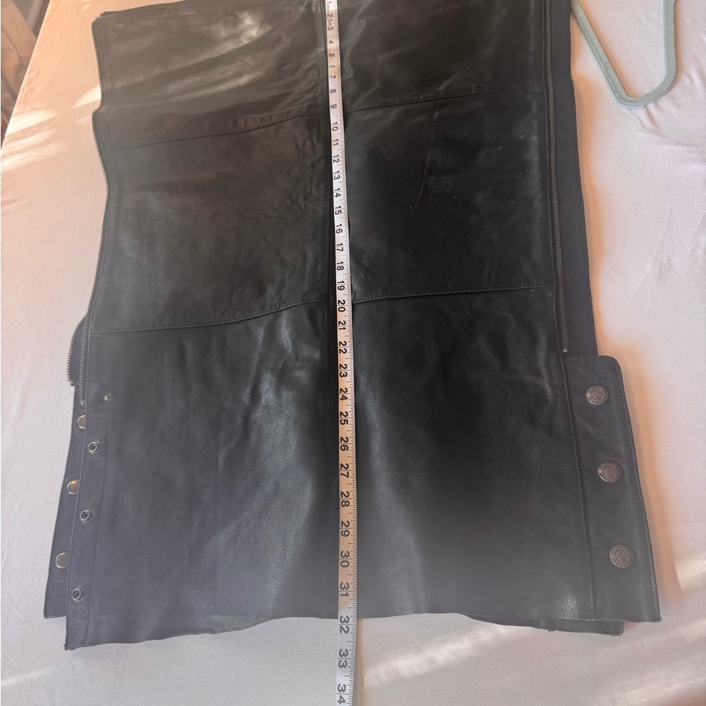 Harley-Davidson Black Leather Riding Chaps, size Lg. Excellent used condition - Picture 7 of 8